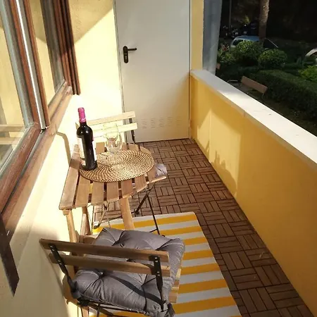Beach Accommodation Apartment Апартаменти *