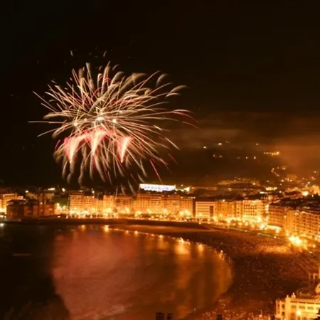 Beach Accommodation Apartment San Sebastian