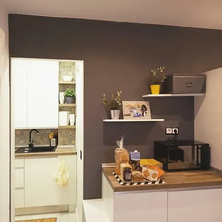 Beach Accommodation Apartment *